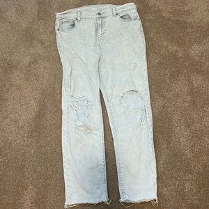 Size 6 light wash Old Navy boyfriend jean